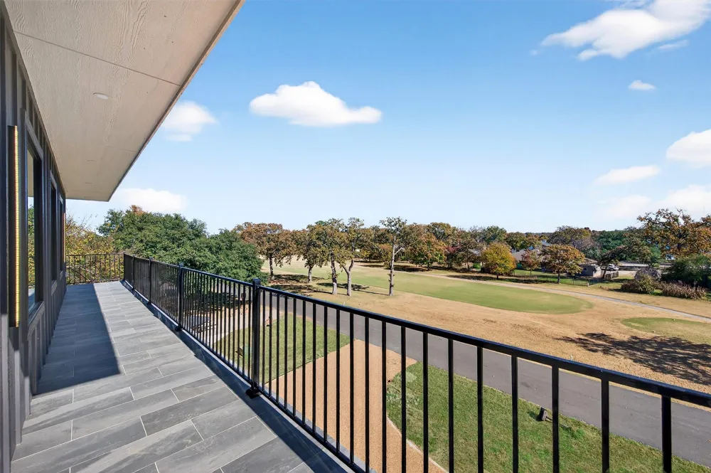 102 Huron Trail Lake Kiowa, TX 76240