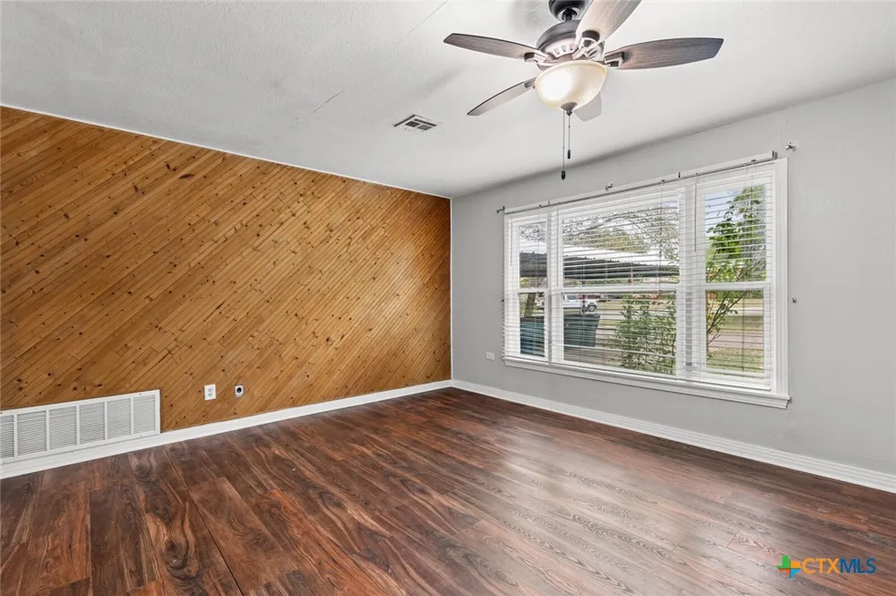 4205 Fort Avenue Waco, TX 76710