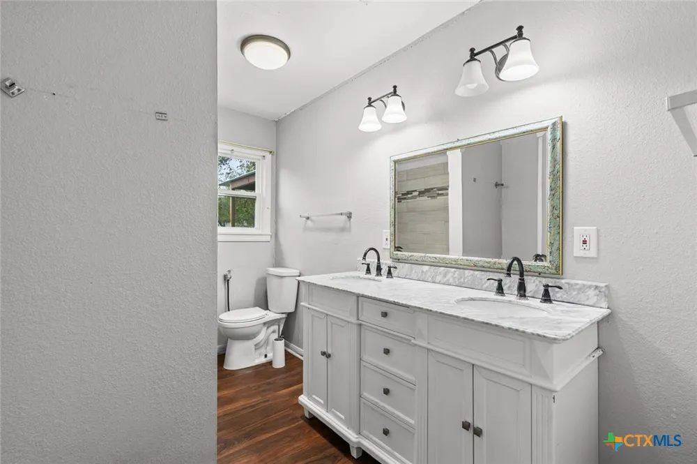 4205 Fort Avenue Waco, TX 76710
