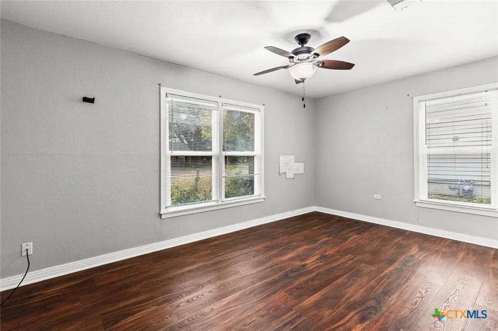 4205 Fort Avenue Waco, TX 76710