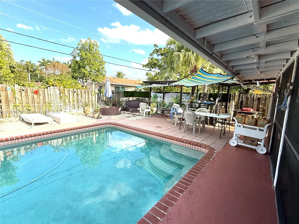 1060 New Parkview Pl Haverhill, FL 33417