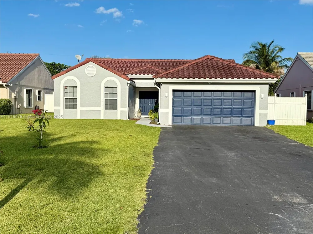 1060 New Parkview Pl Haverhill, FL 33417