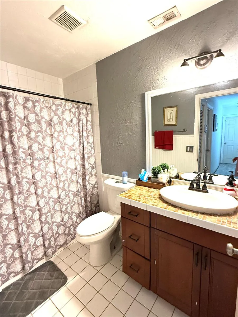 1060 New Parkview Pl Haverhill, FL 33417