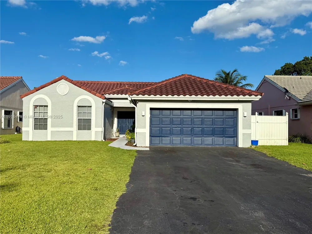 1060 New Parkview Pl Haverhill, FL 33417