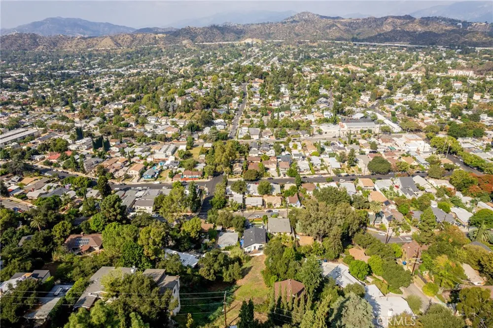 1333 Wildwood Drive Eagle Rock, CA 90041
