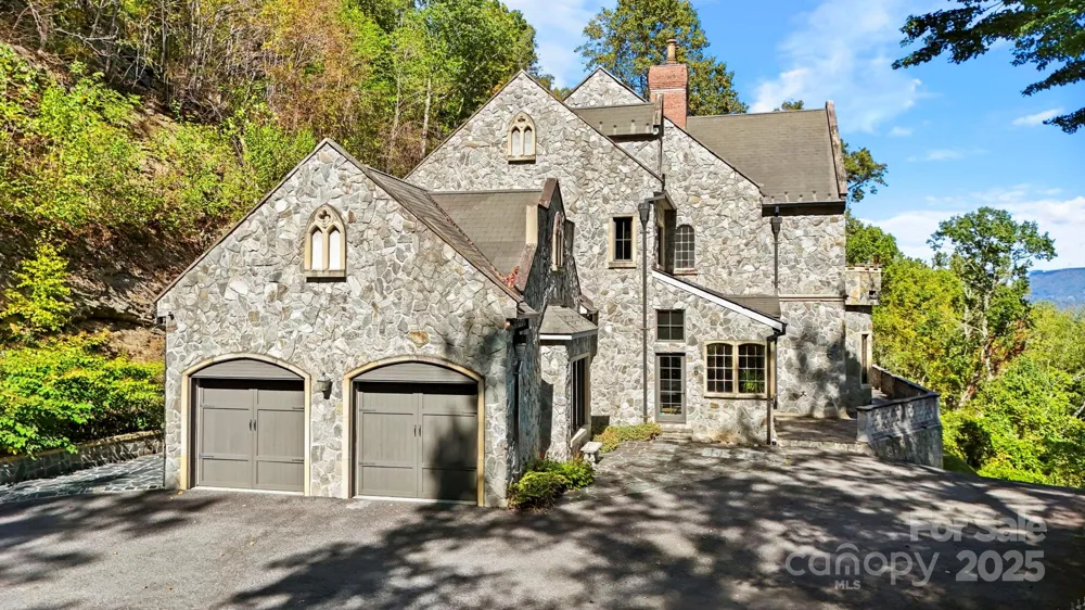 5742 NC Highway 194 S Banner Elk, NC 28604