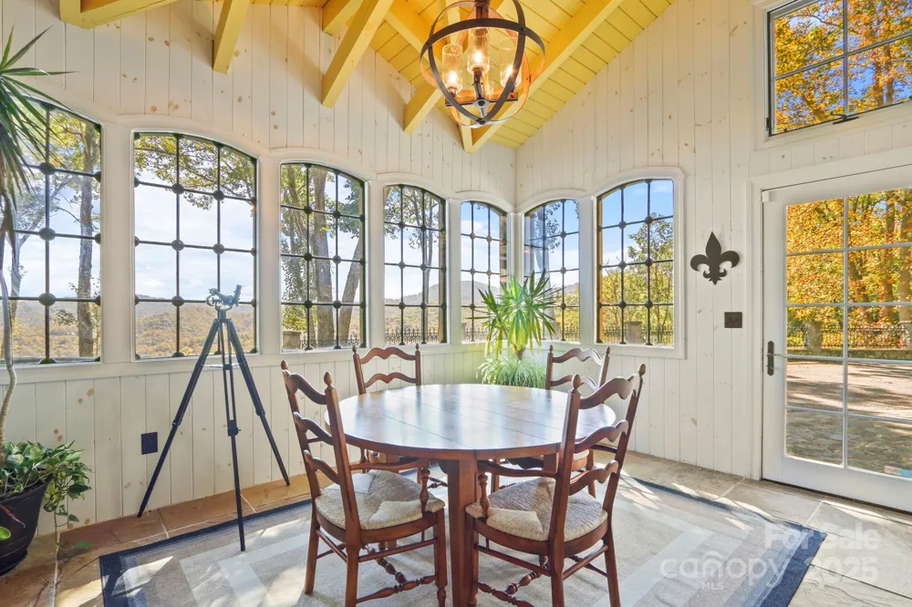 5742 NC Highway 194 S Banner Elk, NC 28604