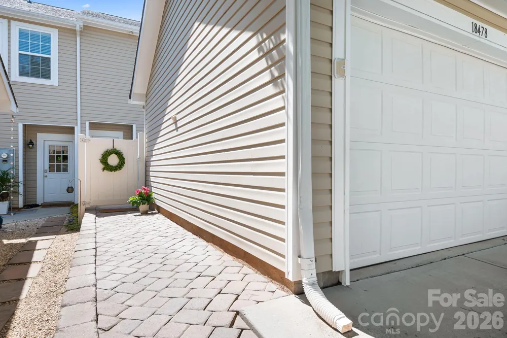 18478 W Catawba Avenue Cornelius, NC 28031