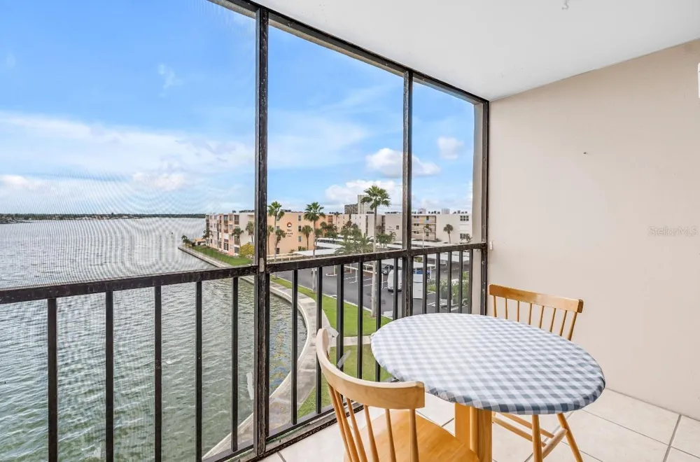 7700 SUN ISLAND DRIVE S #402 South Pasadena, FL 33707