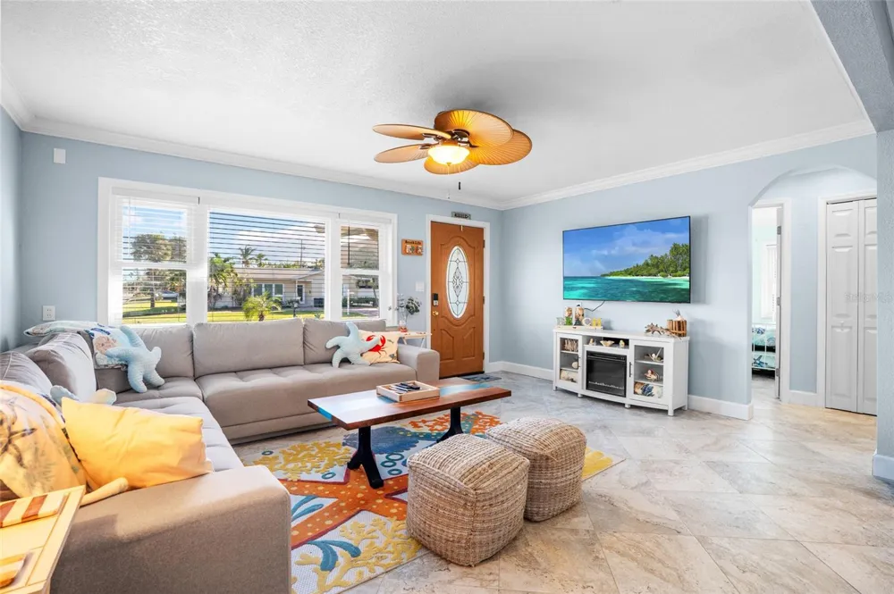 284 44TH AVENUE St Pete Beach, FL 33706