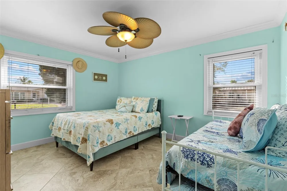 284 44TH AVENUE St Pete Beach, FL 33706