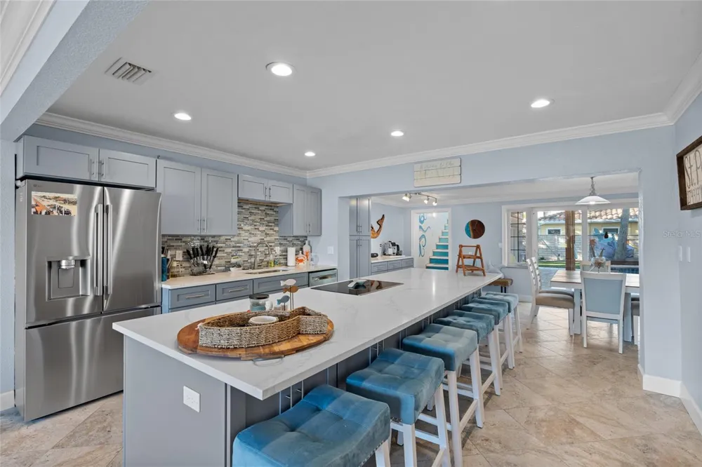 284 44TH AVENUE St Pete Beach, FL 33706