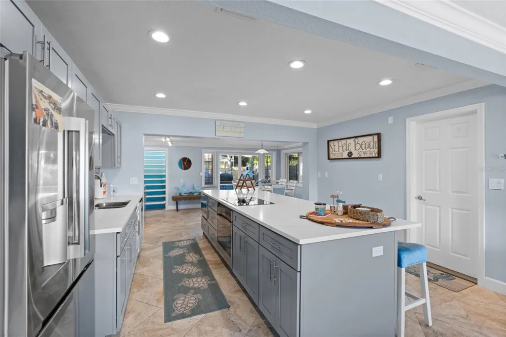 284 44TH AVENUE St Pete Beach, FL 33706