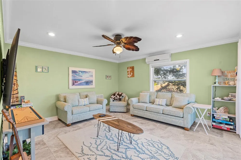 284 44TH AVENUE St Pete Beach, FL 33706