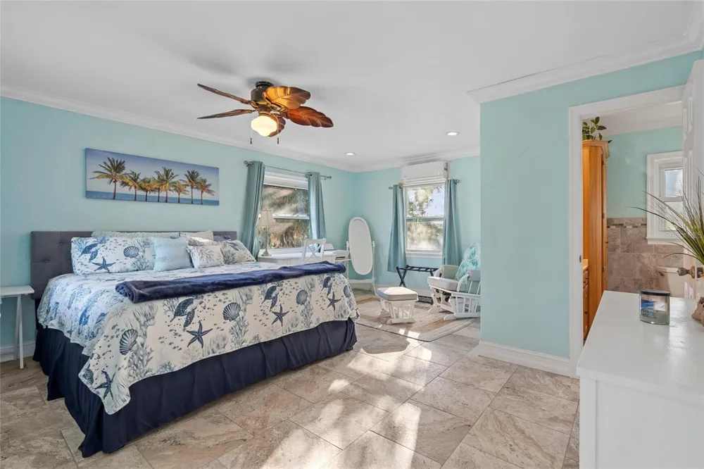 284 44TH AVENUE St Pete Beach, FL 33706