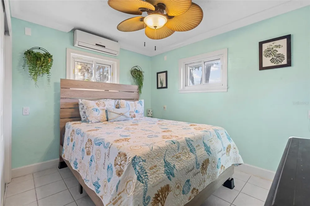 284 44TH AVENUE St Pete Beach, FL 33706