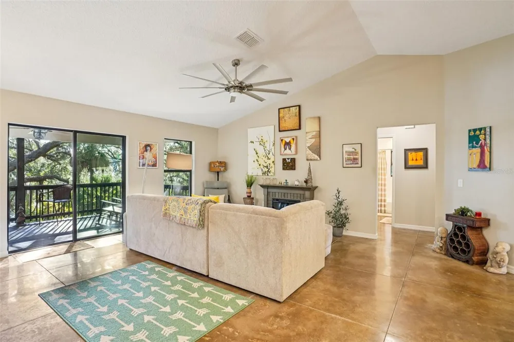 13400 COUNTY ROAD 450 Umatilla, FL 32784