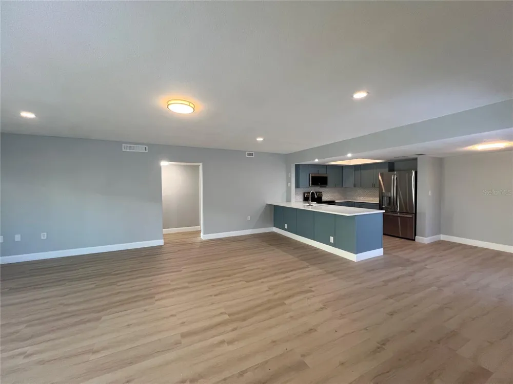 7550 SUNSHINE SKYWAY LANE S #P11 St Petersburg, FL 33711