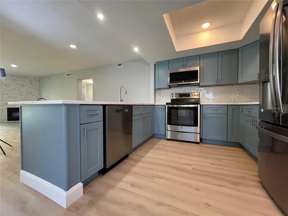 7550 SUNSHINE SKYWAY LANE S #P11 St Petersburg, FL 33711