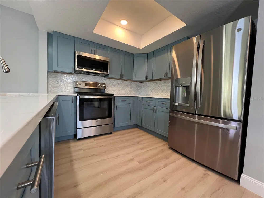 7550 SUNSHINE SKYWAY LANE S #P11 St Petersburg, FL 33711