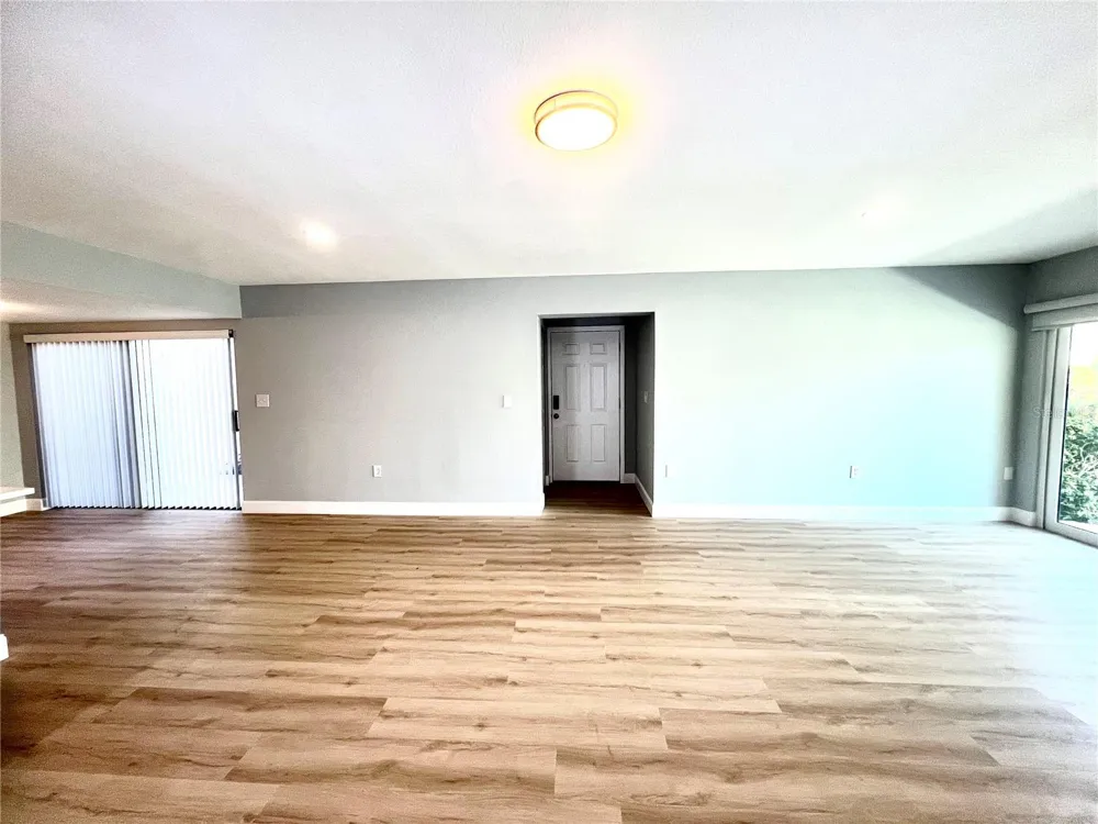 7550 SUNSHINE SKYWAY LANE S #P11 St Petersburg, FL 33711