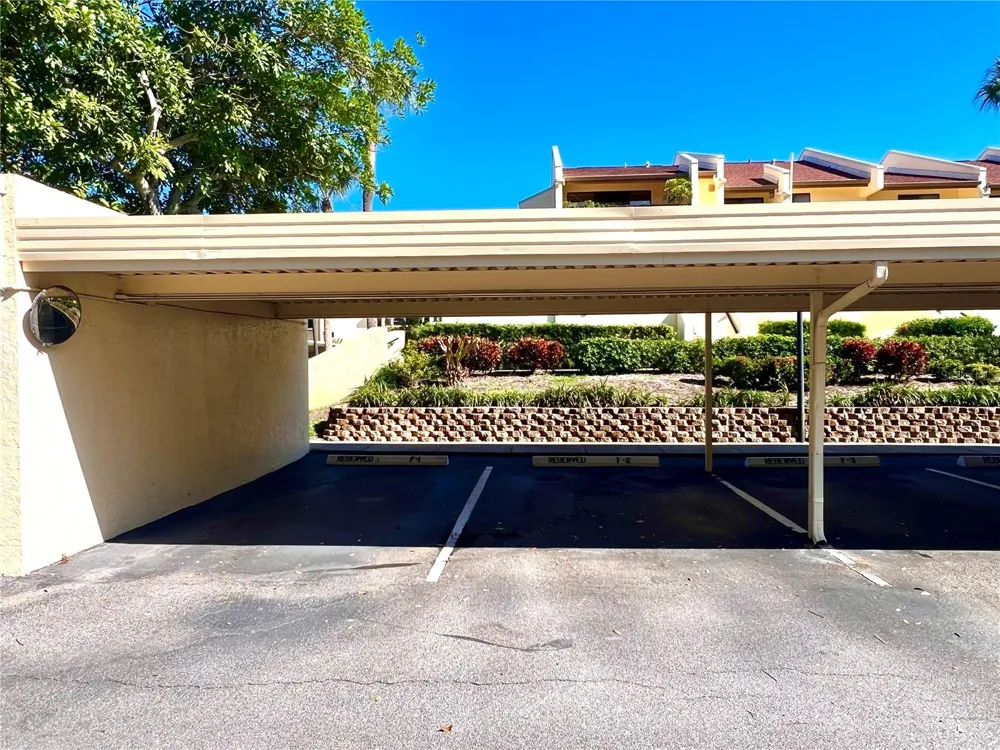 7550 SUNSHINE SKYWAY LANE S #P11 St Petersburg, FL 33711