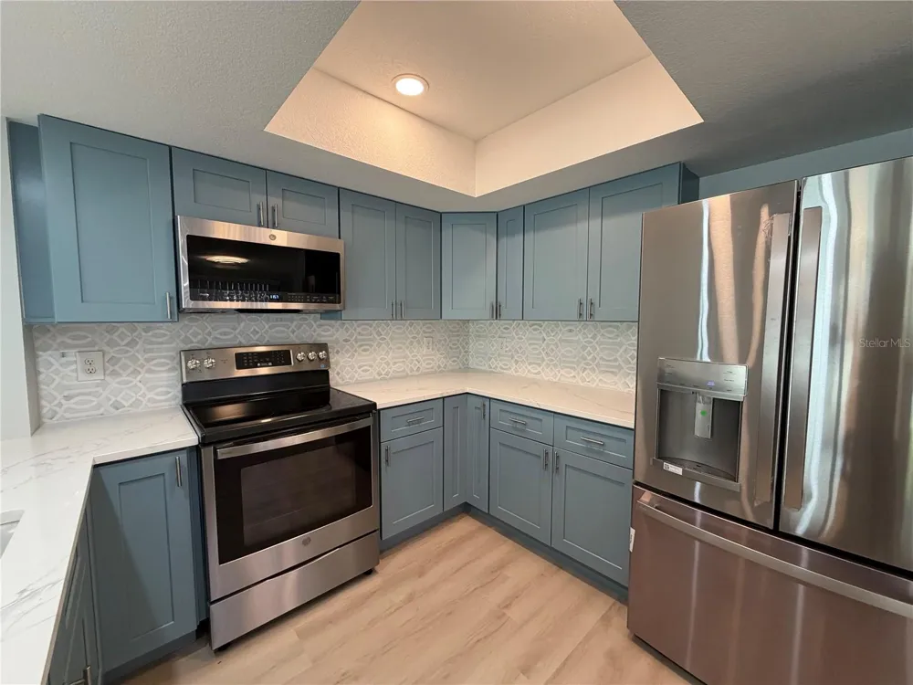 7550 SUNSHINE SKYWAY LANE S #P11 St Petersburg, FL 33711