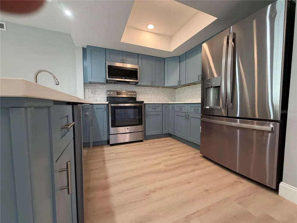 7550 SUNSHINE SKYWAY LANE S #P11 St Petersburg, FL 33711