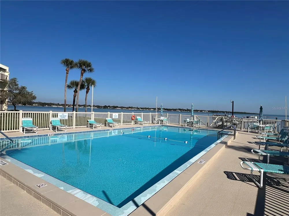 7550 SUNSHINE SKYWAY LANE S #P11 St Petersburg, FL 33711