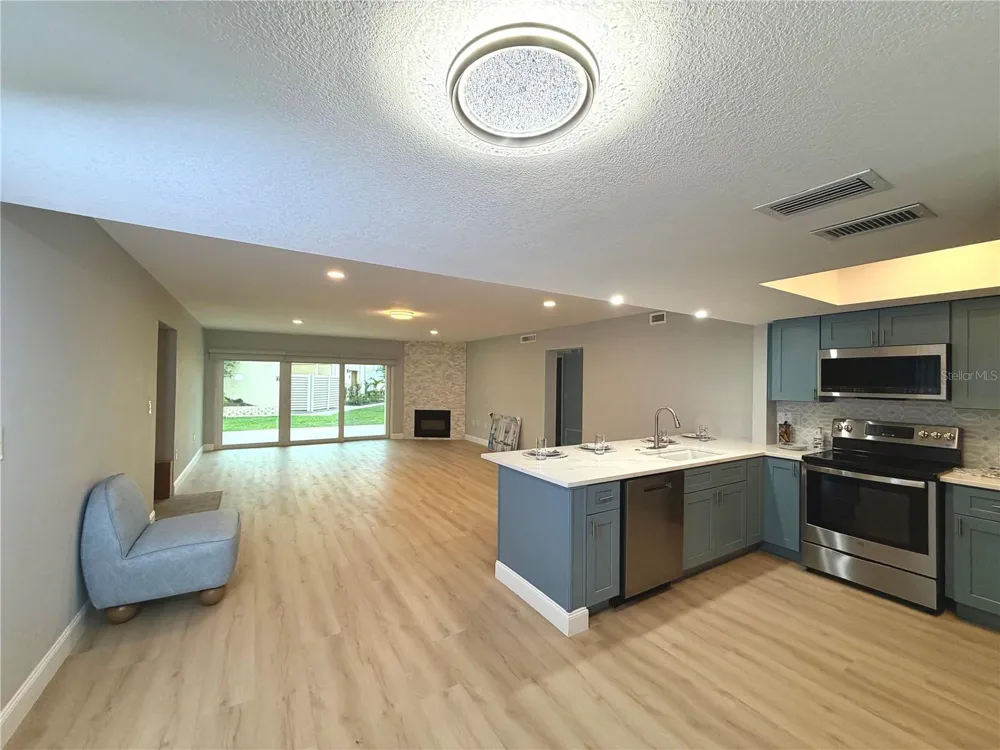 7550 SUNSHINE SKYWAY LANE S #P11 St Petersburg, FL 33711