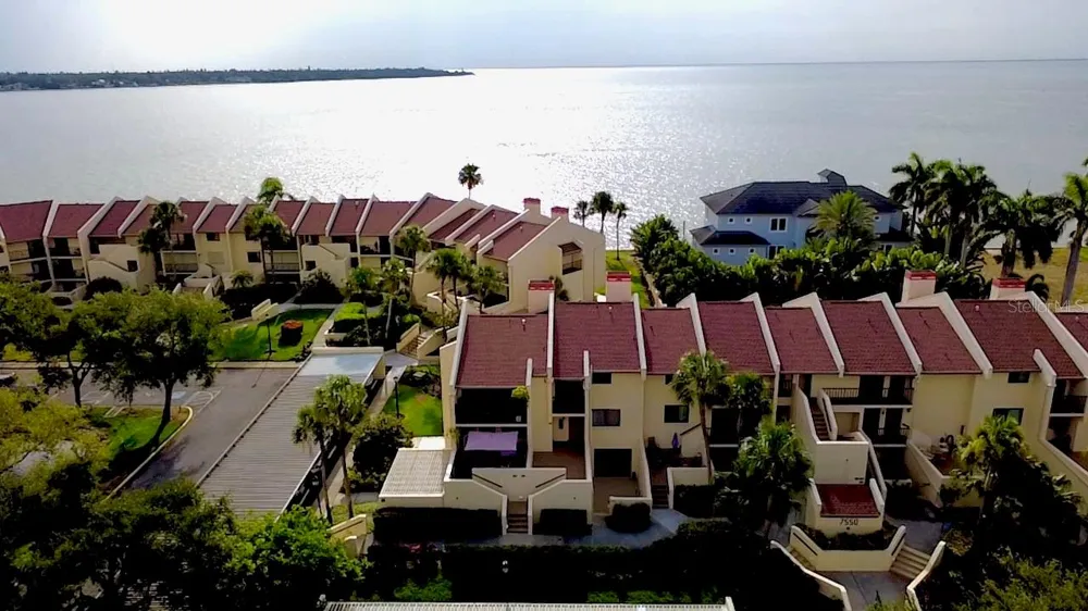 7550 SUNSHINE SKYWAY LANE S #P11 St Petersburg, FL 33711