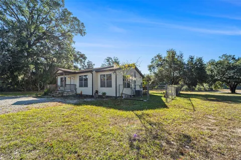 2215 WALLACE ROAD