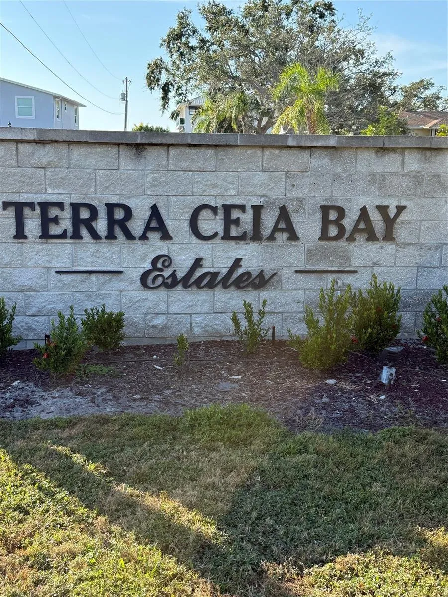 5523 2ND AVENUE CIRCLE W Palmetto, FL 34221
