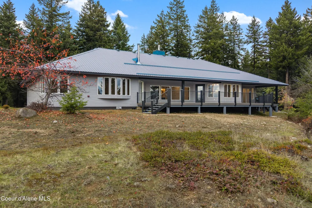 422 Roop Rd Cocolalla, ID 83813