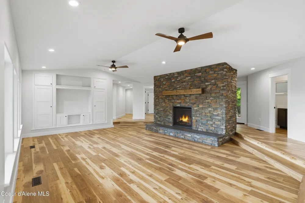 422 Roop Rd Cocolalla, ID 83813