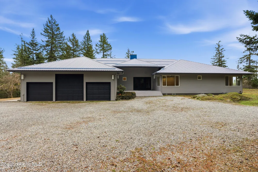 422 Roop Rd Cocolalla, ID 83813