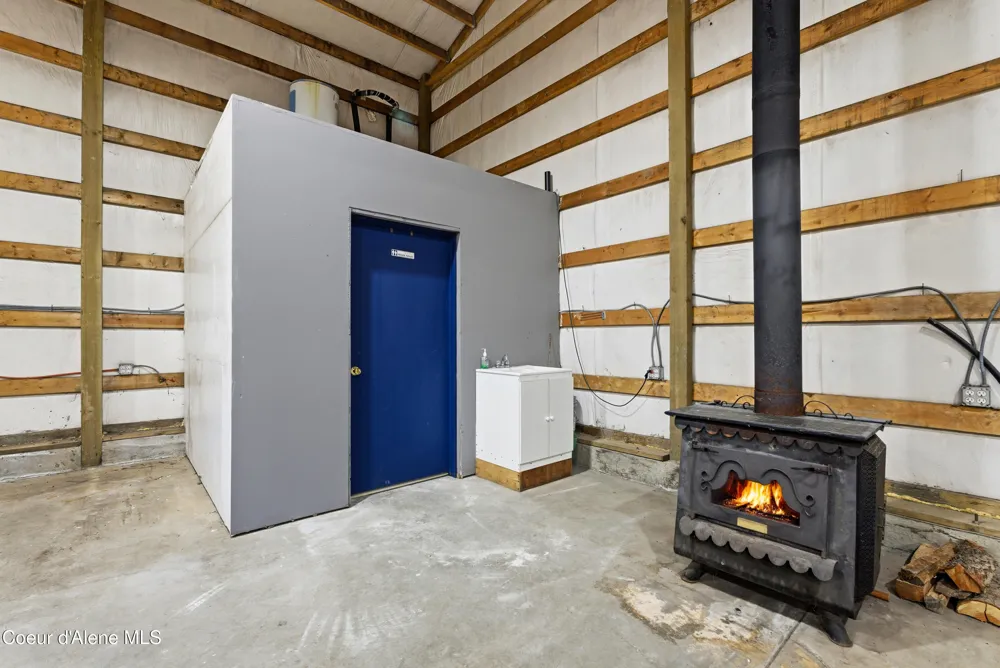 422 Roop Rd Cocolalla, ID 83813