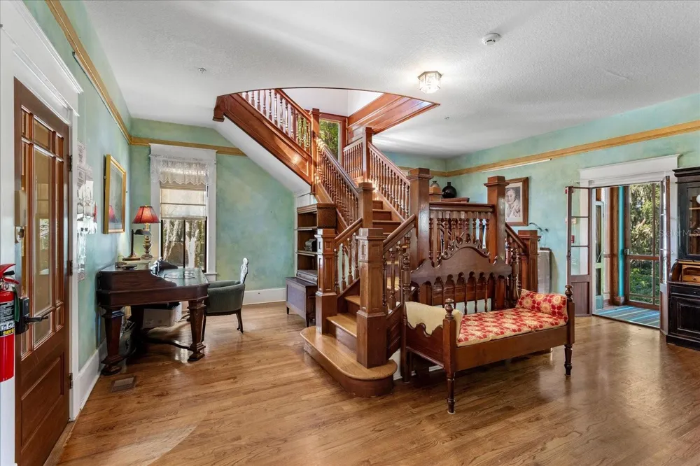 620 TUBB STREET Oakland, FL 34760