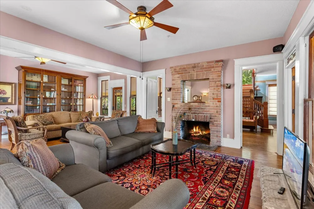 620 TUBB STREET Oakland, FL 34760