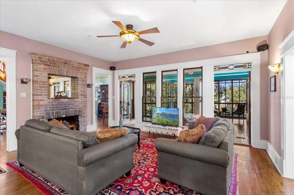 620 TUBB STREET Oakland, FL 34760