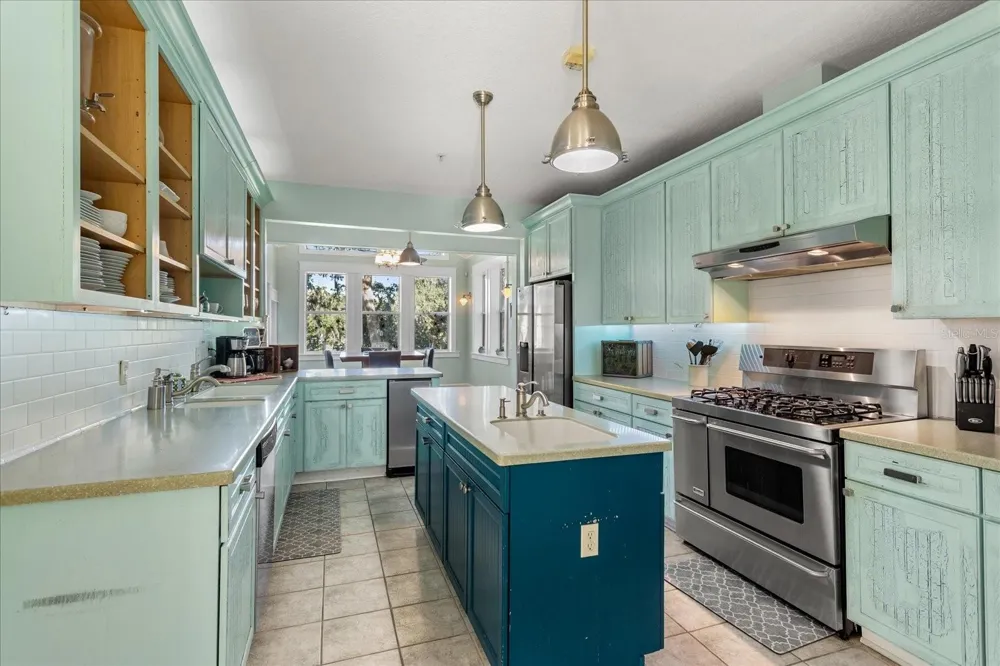 620 TUBB STREET Oakland, FL 34760
