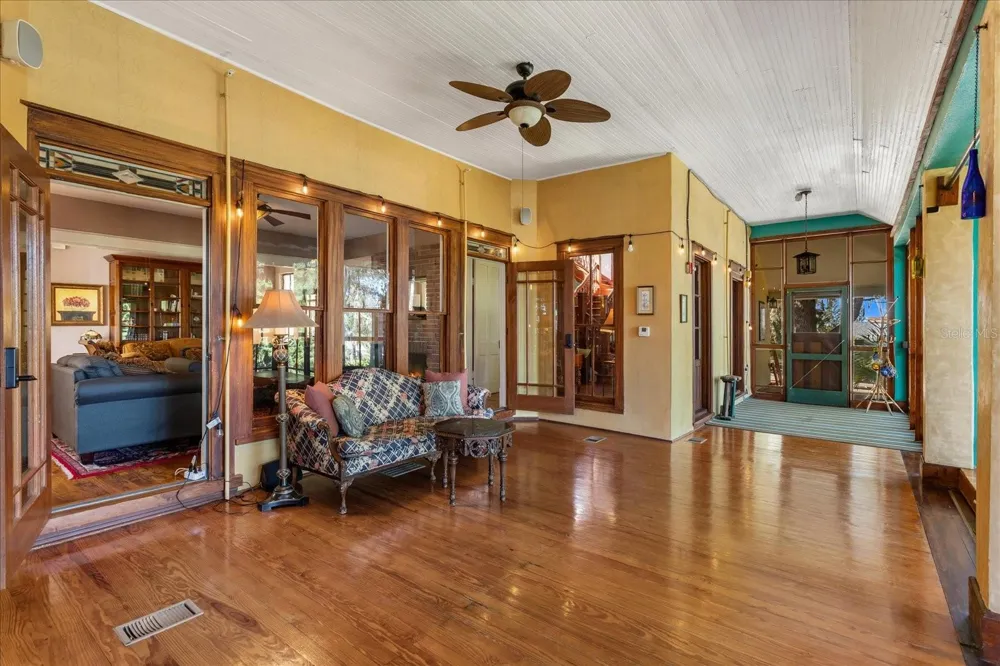 620 TUBB STREET Oakland, FL 34760