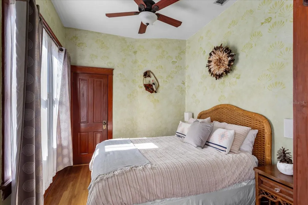 620 TUBB STREET Oakland, FL 34760