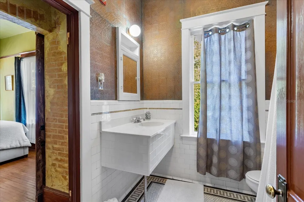 620 TUBB STREET Oakland, FL 34760