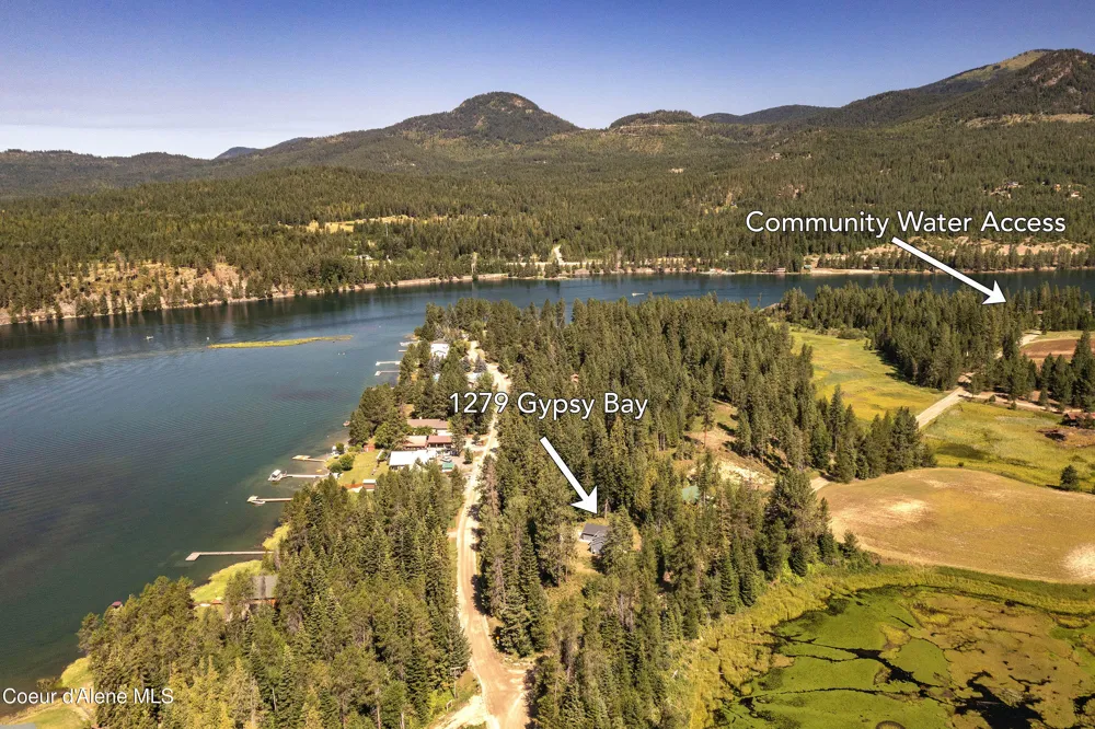 1279 Gypsy Bay Road Sagle, ID 83860