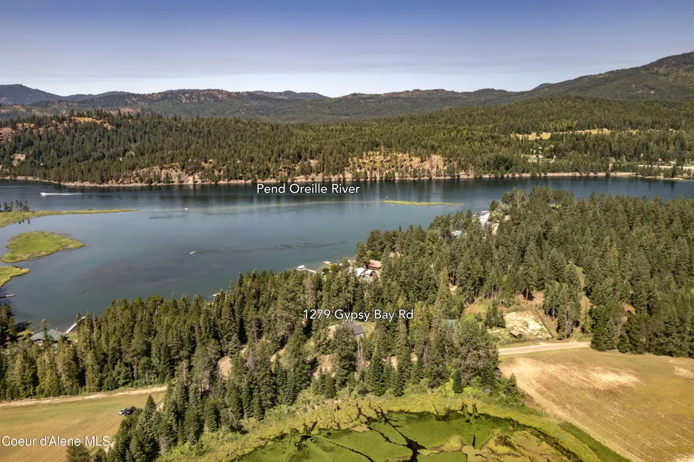 1279 Gypsy Bay Road Sagle, ID 83860