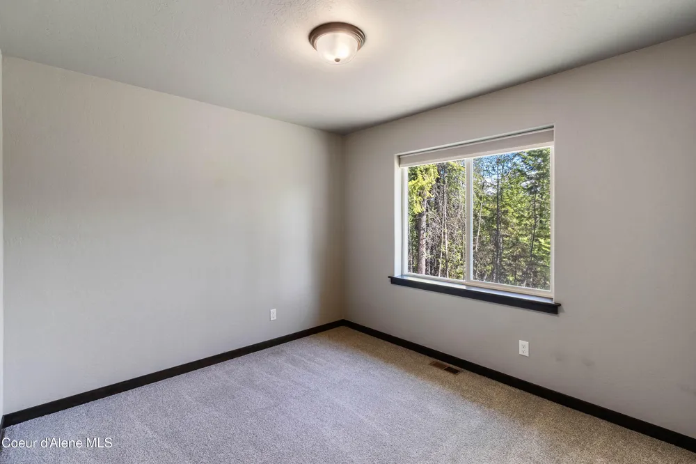 1279 Gypsy Bay Road Sagle, ID 83860