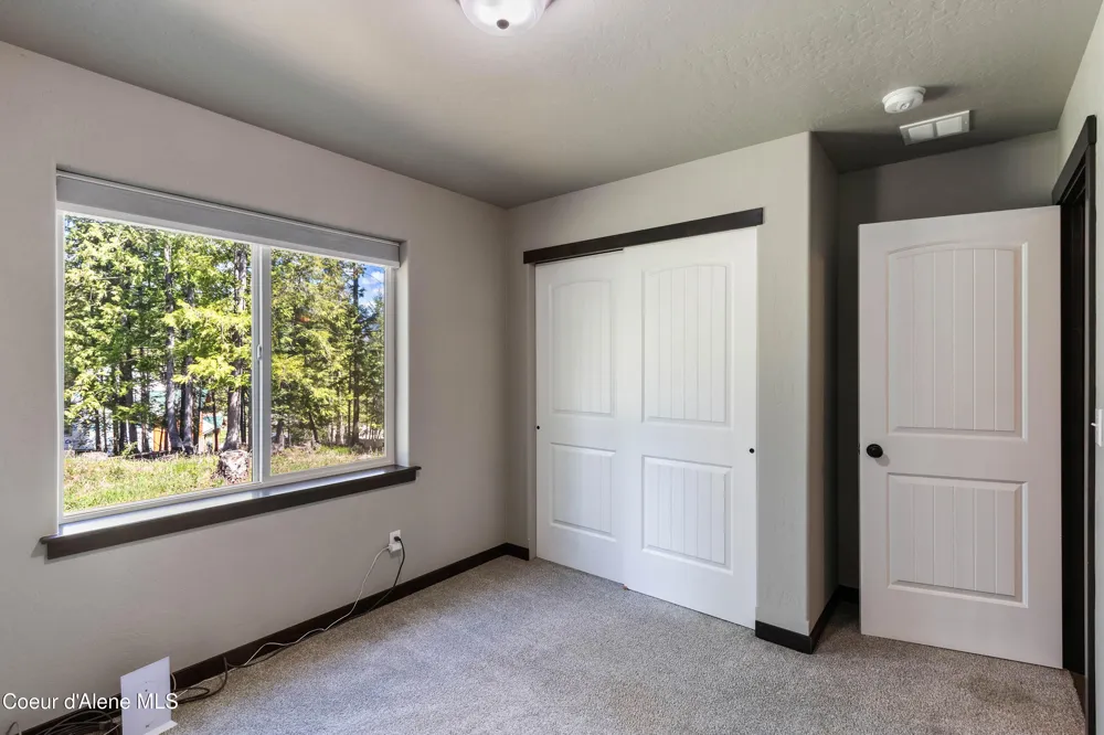 1279 Gypsy Bay Road Sagle, ID 83860