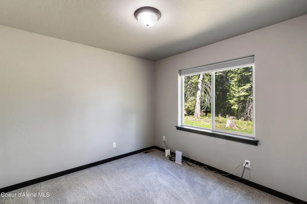 1279 Gypsy Bay Road Sagle, ID 83860