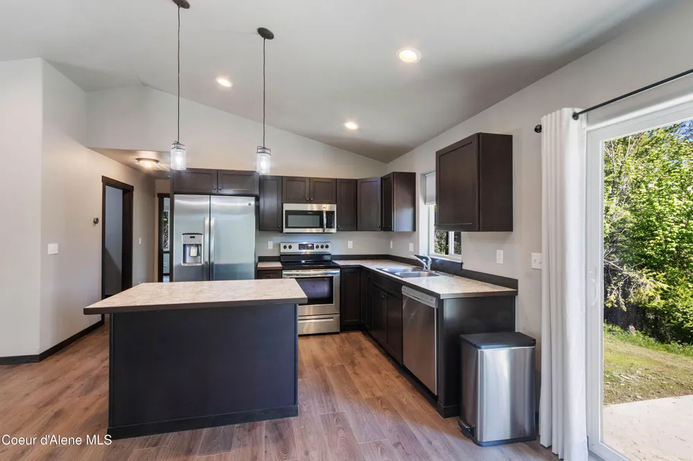 1279 Gypsy Bay Road Sagle, ID 83860